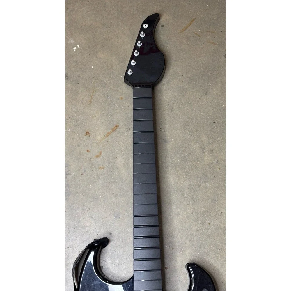 PDP RIFFMASTER Wireless Guitar Controller No Dongle for Xbox 049-034 with Strap